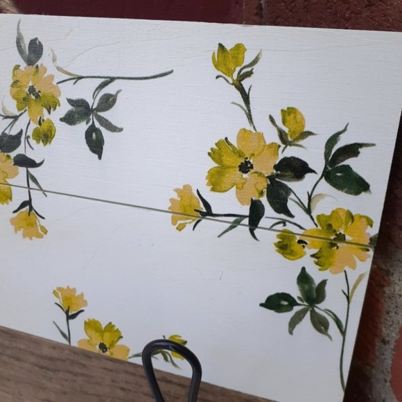 Rustic Farmhouse Wall Hanging Hooks Yellow Flower USA Made Gift Idea NEW - Picture 7 of 10